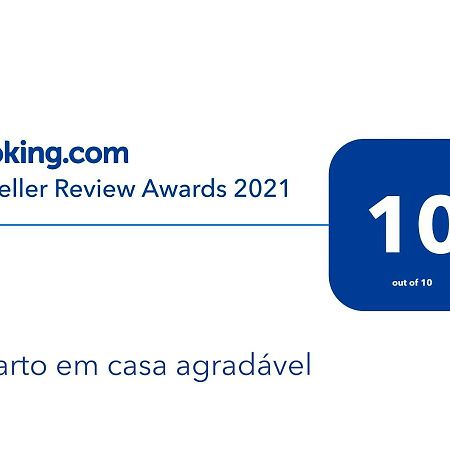 Um Quarto Em Casa Agradavel Pereque Buitenkant foto